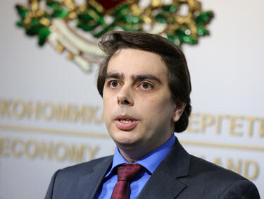 Асен Василев: Цената на тока може и да не скочи