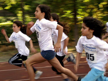 Спортни легенди ще тренират безплатно децата в Бургас