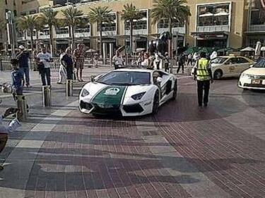 Служителите на реда в Дубай подкараха Lamborghini