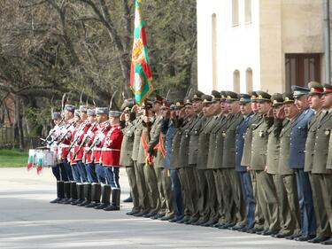 Военната академия стана на 101 години