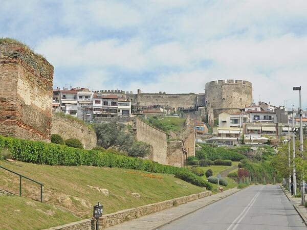 Крепостта в старата част на Солун