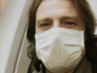 Варненецът с коронавирус скандализира с клип от болницчната стая (ВИДЕО)