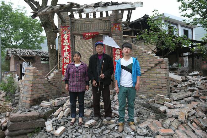 Броят на жертвите от земетресението в Китай достигнаха 203
