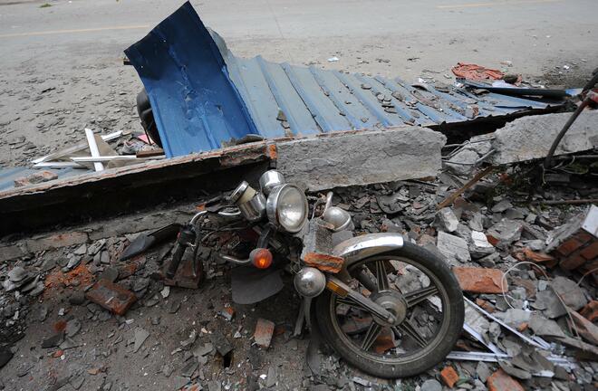 Броят на жертвите от земетресението в Китай достигнаха 203