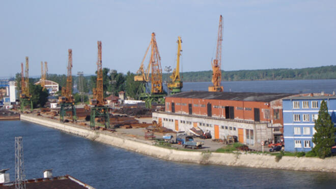 Никой не поиска порта „Русе-Център“