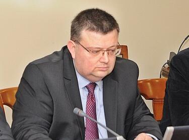 Прокурор от ВКП сяда в стола на подалия оставка Кокинов