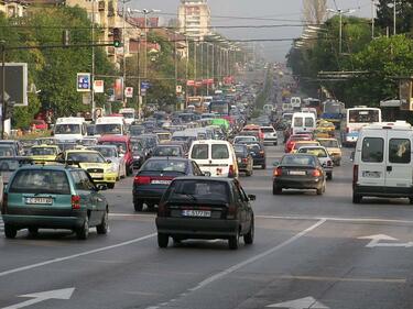 След година и половина забраняват коли, замърсяващи въздуха, да се движат из градовете у нас
