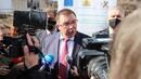 Костадин Ангелов бе посрещнат с възгласи "Оставка" в парламента
