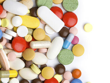 КЗК захапа НЗОК за ограничаване на конкуренцията между аптеките 