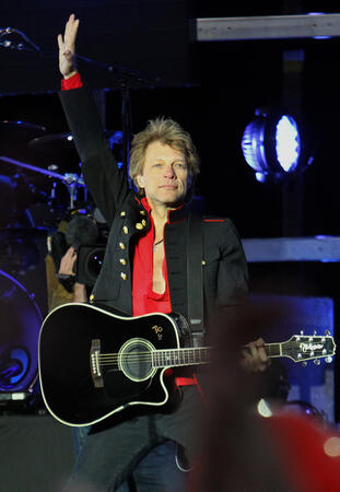 Bon Jovi си тръгнаха неочаквано