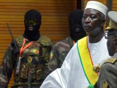 Президентът и премиерът на Мали да били арестувани от военни