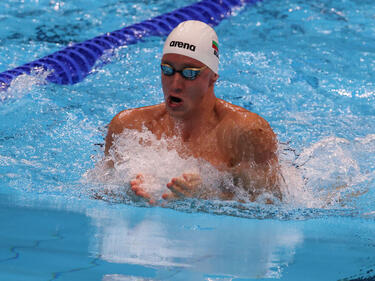 Епитропов отсрами родните плувци в Токио с национален рекорд и класиране на полуфинал на 200 метра бруст