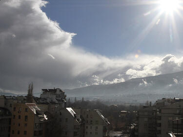 Слънчево, с превалявания