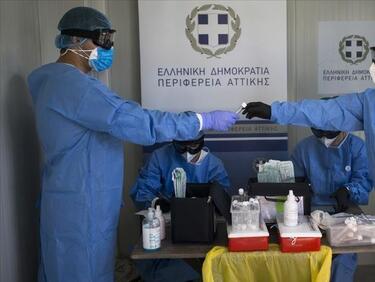 В Гърция дадоха срок на неваксинираните доктори - бият си ваксината днес или утре ги гонят от работа