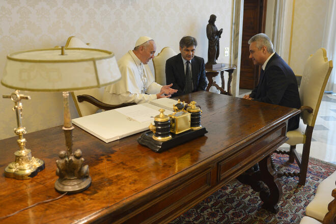 Папата благослови българския народ 