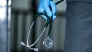 Болниците продължават да са на ръба заради пика на пандемията от коронавирус