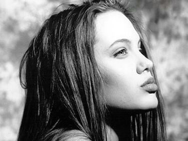 Лелята на Анджелина Джоли почина от рак на гърдата