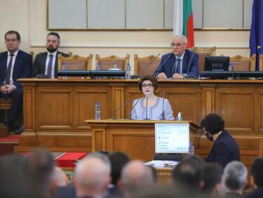 Атанасова: Мнозинството в новия парламент ще бъде резултат от компромиси
