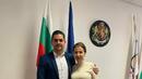 Илиана Раева и министър Василев си простиха - щракнаха се прегърнати