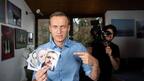 Навални се бъзика с един от своите инквизитори ВИДЕО