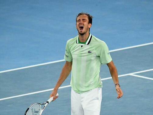 Изумителният Даниил Медведев се класира за полуфиналите на Откритото първенство на Австралия