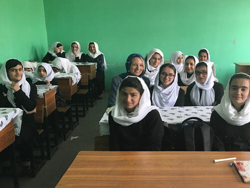 Обществените университети в Афганистан отвориха днес за първи път, откакто