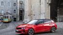 Opel Astra пренесе високите технологии в компактния клас
