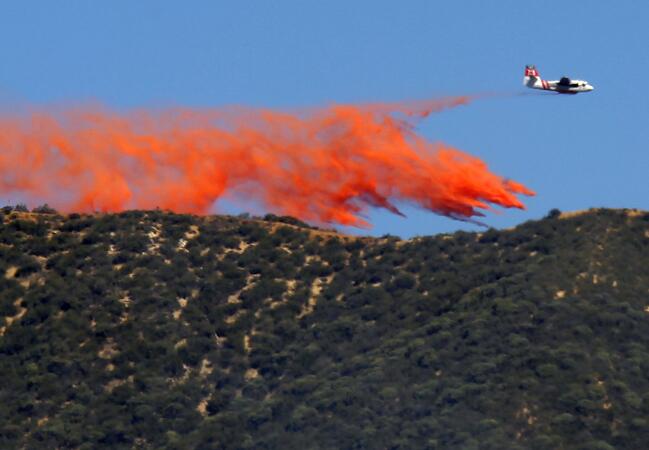 Пожар евакуира над 2000 души в Калифорния
