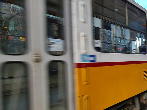 Трамвай е блъснал 15-годишна тийнейджърка днес в София. Инцидентът е