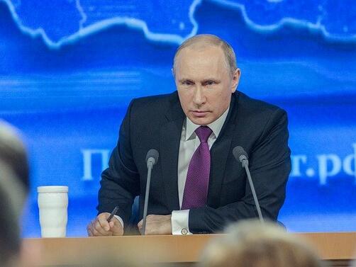 Руският президент Владимир Путин отдаде днес последна почит на починалия утранационалистически опозиционен