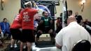 Стресиращо видео показа щангист, който вдигна 460 кг и повърна