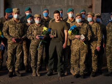 Зеленски доказа, че е в Киев и обвини руснаците, че минират хуманитарните коридори ВИДЕО