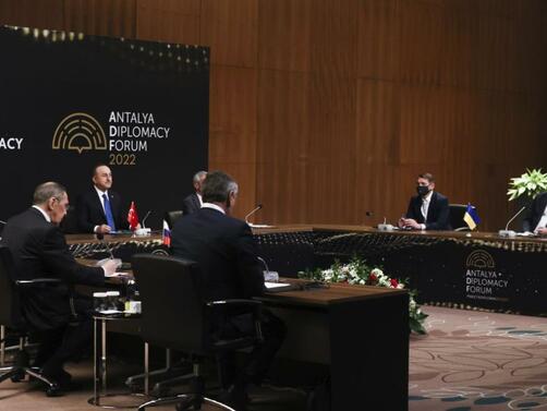 След близо два часа разговори срещата между външните министри на Русия