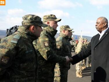 Лойд Остин вече е в България