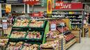Лимитите за продажба на основни храни в Германия доведе до бой с точилка и камъни