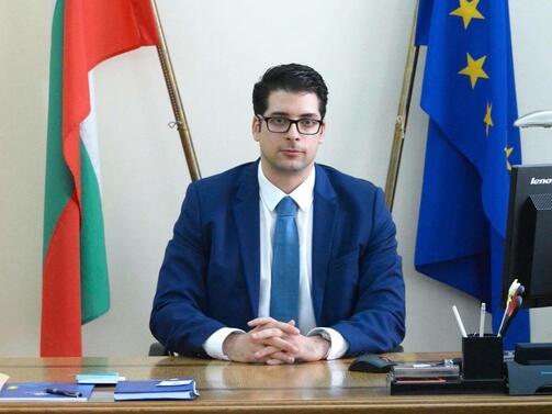 Бившият вицепремиер по еврофондовете младият Атанас Пеканов разкритикува предложения мегапроект