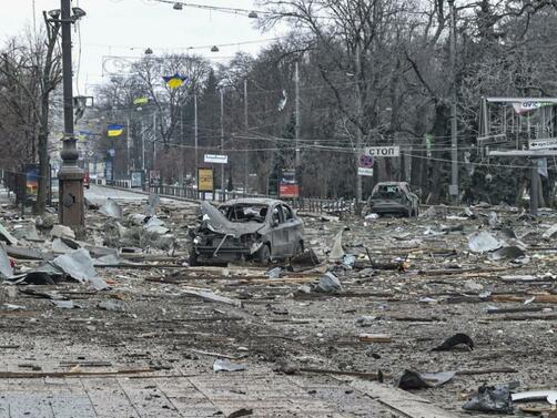 Най малко трима души загинаха при нов руски обстрел на североизточния украински град