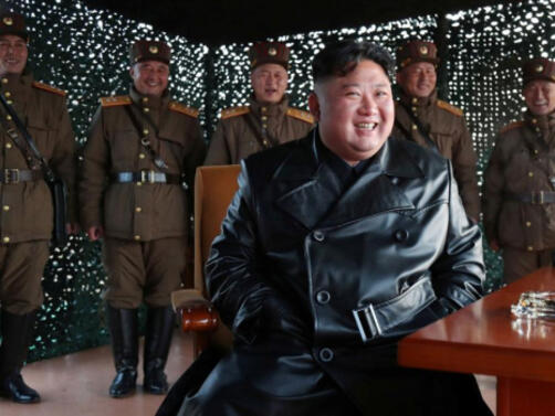 Севернокорейският лидер Ким Чен ун предупреди отново че при заплаха КНДР може да използва