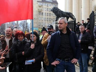 "Възраждане" излиза на протест - искат незабавна оставка на правителството