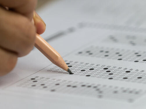 Министерството на образованието и науката публикува верните отговори от тестовете