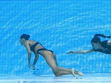 Драма на дъното на басейн на световното по водни спортове