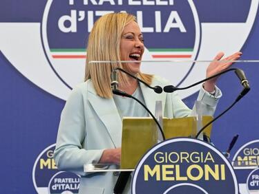 Жена ще стане премиер на Италия, коалицията, в която е и Берлускони, печели вота на Ботуша
