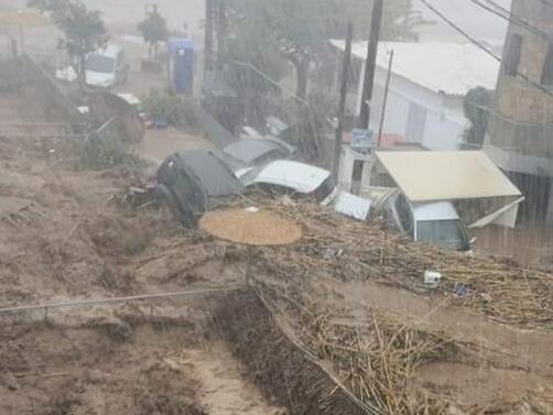 Наводнение на остров Крит. 50-годишен мъж е загинал, след като
