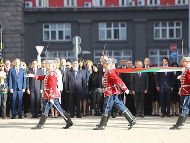 Какво ни пожелаха политиците за 1 ноември