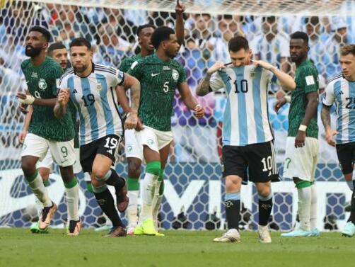 Аржентина поведе но сензационно загуби с 1 2 от Саудитска Арабия