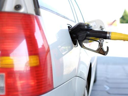 Цената на дизела падна под 2 50 лева за литър на