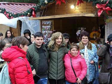 Коледен дух и настроение завладяха жителите на В. Търново 
