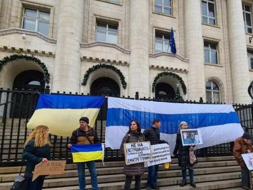 С гневна декларация срещу служебния кабинет излезе днес Български хелзинкски