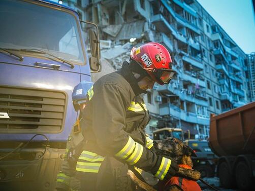 Франция ще достави на Украйна още 12 самоходни гаубици Сезар