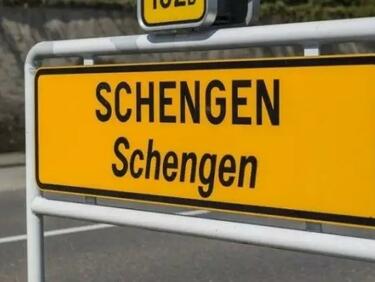 Унгария подкрепя България за членство в Шенген, заяви унгарският външен министър
